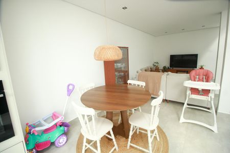 Casa à venda com 126m², 3 quartos e 3 vagas Casa à venda com 126m², 3 quartos e 3 vagasSala de Jantar