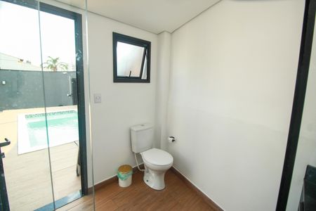 Casa à venda com 126m², 3 quartos e 3 vagas Casa à venda com 126m², 3 quartos e 3 vagasBanheiro da Piscina
