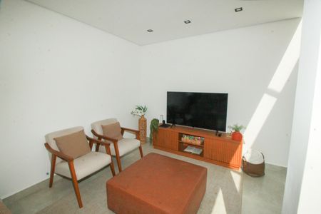 Casa à venda com 126m², 3 quartos e 3 vagas Casa à venda com 126m², 3 quartos e 3 vagasSala