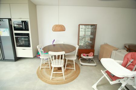 Casa à venda com 126m², 3 quartos e 3 vagas Casa à venda com 126m², 3 quartos e 3 vagasSala de Jantar