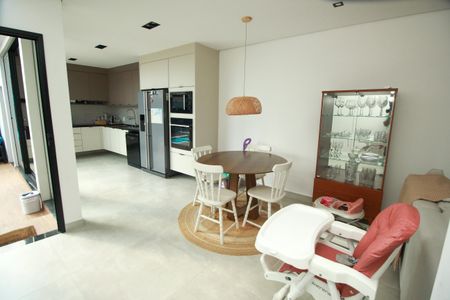 Casa à venda com 126m², 3 quartos e 3 vagas Casa à venda com 126m², 3 quartos e 3 vagasSala de Jantar
