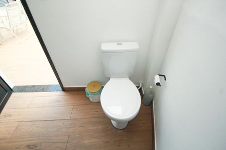Casa à venda com 126m², 3 quartos e 3 vagas Casa à venda com 126m², 3 quartos e 3 vagasBanheiro da Piscina