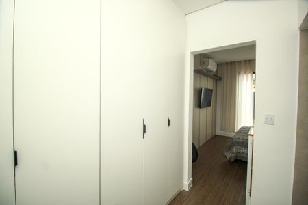 Casa à venda com 126m², 3 quartos e 3 vagas Casa à venda com 126m², 3 quartos e 3 vagasCloset