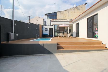 Casa à venda com 126m², 3 quartos e 3 vagas Casa à venda com 126m², 3 quartos e 3 vagasPiscina