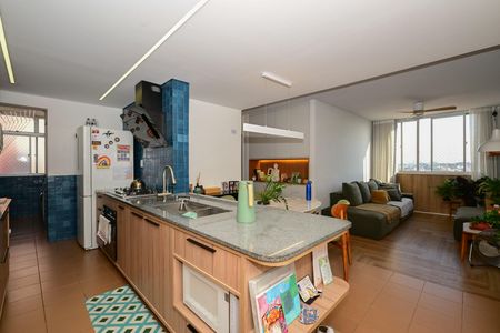 Sala de apartamento à venda com 3 quartos, 75m² em Jardim Piracuama, São Paulo