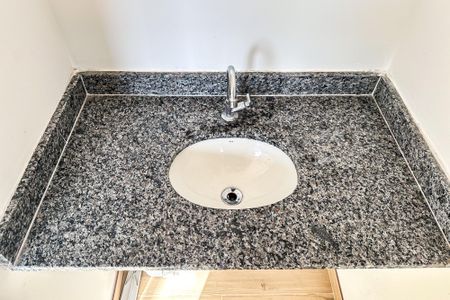 Apartamento para alugar com 34m², 2 quartos e sem vagaBanheiro