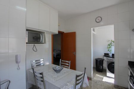 Apartamento à venda com 91m², 3 quartos e 2 vagasCozinha