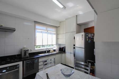 Apartamento à venda com 91m², 3 quartos e 2 vagasCozinha