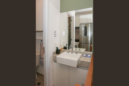 Banheiro de kitnet/studio à venda com 1 quarto, 23m² em Perdizes, São Paulo