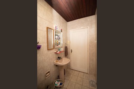 Casa à venda com 600m², 5 quartos e 3 vagas Casa à venda com 600m², 5 quartos e 3 vagasBanheiro 1