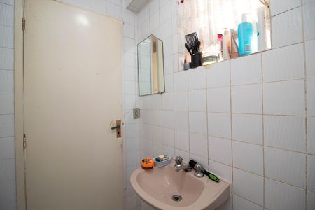 Casa à venda com 600m², 5 quartos e 3 vagas Casa à venda com 600m², 5 quartos e 3 vagasBanheiro 2