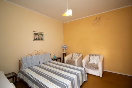 Casa à venda com 600m², 5 quartos e 3 vagas Casa à venda com 600m², 5 quartos e 3 vagasQuarto 2 - Suíte