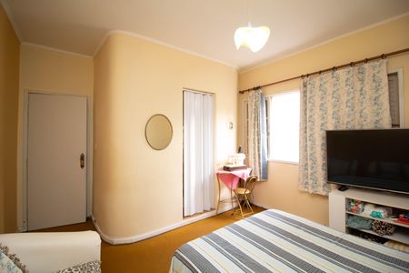 Casa à venda com 600m², 5 quartos e 3 vagas Casa à venda com 600m², 5 quartos e 3 vagasQuarto 2 - Suíte