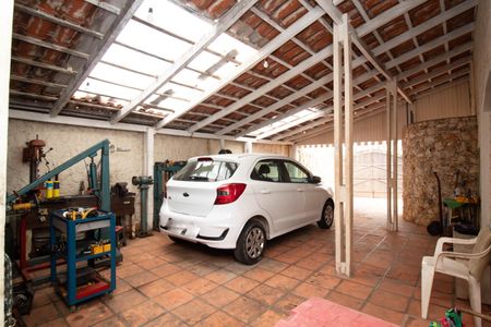 Casa à venda com 600m², 5 quartos e 3 vagas Casa à venda com 600m², 5 quartos e 3 vagasGaragem