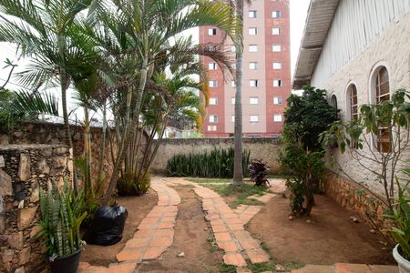 Casa à venda com 600m², 5 quartos e 3 vagas Casa à venda com 600m², 5 quartos e 3 vagasÁrea externa