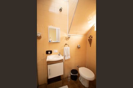 Casa à venda com 600m², 5 quartos e 3 vagas Casa à venda com 600m², 5 quartos e 3 vagasBanheiro da Suíte 2