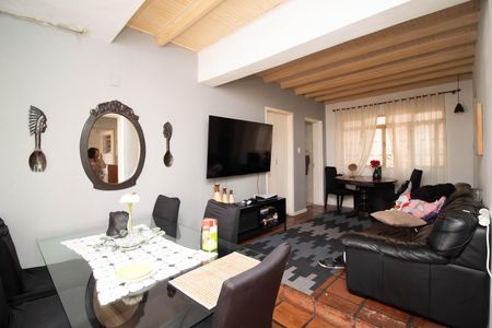 Casa à venda com 600m², 5 quartos e 3 vagas Casa à venda com 600m², 5 quartos e 3 vagasSala