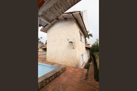 Casa à venda com 600m², 5 quartos e 3 vagas Casa à venda com 600m², 5 quartos e 3 vagasÁrea externa