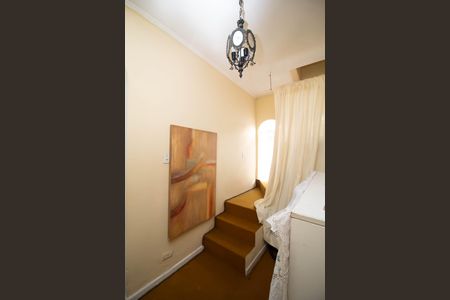 Casa à venda com 600m², 5 quartos e 3 vagas Casa à venda com 600m², 5 quartos e 3 vagasHall
