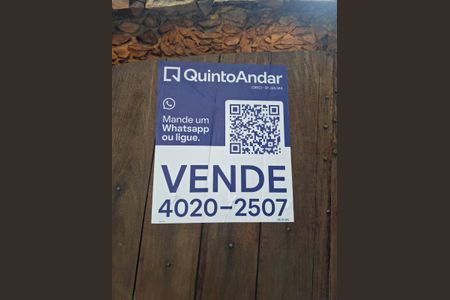 Casa à venda com 600m², 5 quartos e 3 vagas Casa à venda com 600m², 5 quartos e 3 vagasPlaca Adesiva