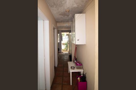 Casa à venda com 600m², 5 quartos e 3 vagas Casa à venda com 600m², 5 quartos e 3 vagasCorredor