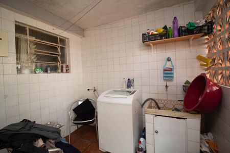 Casa à venda com 600m², 5 quartos e 3 vagas Casa à venda com 600m², 5 quartos e 3 vagasÁrea de Serviço