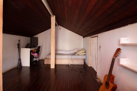 Casa à venda com 600m², 5 quartos e 3 vagas Casa à venda com 600m², 5 quartos e 3 vagasQuarto/Sotão