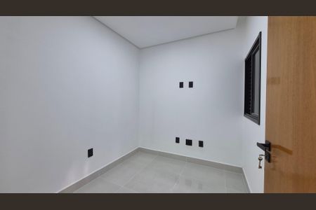 Casa à venda com 86m², 3 quartos e 2 vagasQuarto 