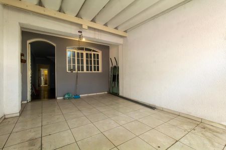 Garagem de casa à venda com 2 quartos, 120m² em Vila Gomes Cardim, São Paulo