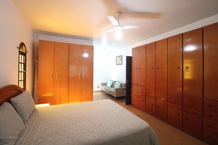 Casa à venda com 212m², 3 quartos e 5 vagasSuíte 1
