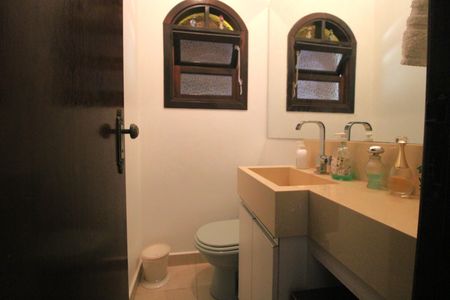 Lavabo de casa à venda com 3 quartos, 212m² em Parque do Castelo, São Paulo