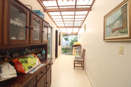 Casa à venda com 212m², 3 quartos e 5 vagasQuintal lateral