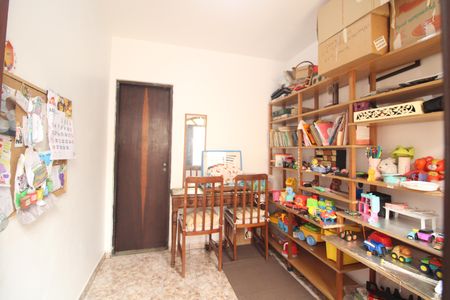 Casa à venda com 212m², 3 quartos e 5 vagasQuarto de serviço