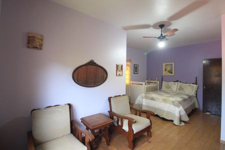 Casa à venda com 212m², 3 quartos e 5 vagasSuíte 2