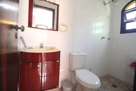 Casa à venda com 212m², 3 quartos e 5 vagasBanheiro de serviço