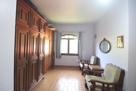 Casa à venda com 212m², 3 quartos e 5 vagasSuíte 2