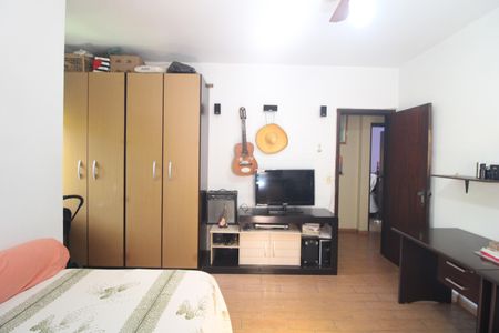 Casa à venda com 212m², 3 quartos e 5 vagasSuíte 3