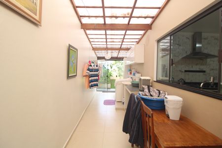 Casa à venda com 212m², 3 quartos e 5 vagasLavanderia
