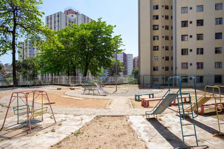 Apartamento para alugar com 66m², 2 quartos e 1 vagaÁrea comum - Playground