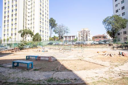 Apartamento para alugar com 66m², 2 quartos e 1 vagaÁrea comum - Playground