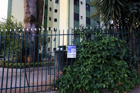 Apartamento para alugar com 66m², 2 quartos e 1 vagaFachada com Plaquinha