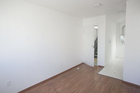 Sala de apartamento para alugar com 2 quartos, 40m² em Taquara, Rio de Janeiro