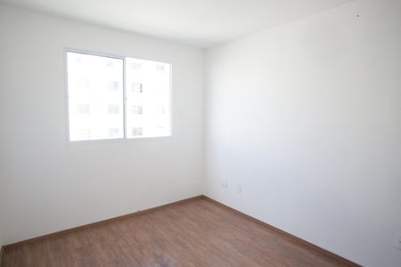 Sala de apartamento para alugar com 2 quartos, 40m² em Taquara, Rio de Janeiro