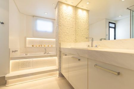 Apartamento à venda com 440m², 4 quartos e 4 vagas Apartamento à venda com 440m², 4 quartos e 4 vagasFoto 32