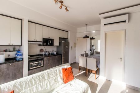 Sala  de apartamento à venda com 1 quarto, 50m² em Centro Empresarial Tamboré, Santana de Parnaíba