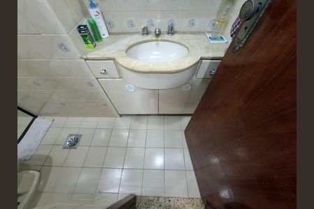 Apartamento para alugar com 65m², 2 quartos e sem vagaBanheiro 