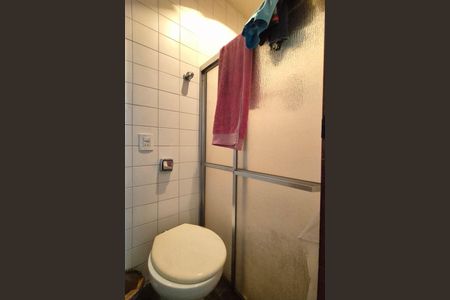 Casa de condomínio para alugar com 398m², 4 quartos e 4 vagasBanheiro de Serviço 