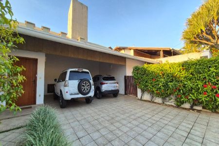 Casa de condomínio para alugar com 398m², 4 quartos e 4 vagasGaragem 