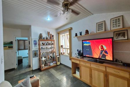 Casa de condomínio para alugar com 398m², 4 quartos e 4 vagasSala de TV