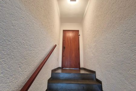 Casa de condomínio para alugar com 398m², 4 quartos e 4 vagasEscada de Acesso 